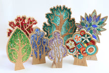 Carica l'immagine nel visualizzatore di Gallery, Albero blu e azzurro con frutti oro 99