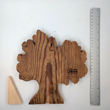 Laden Sie das Bild in den Galerie-Viewer, Großer dunkelroter Baum