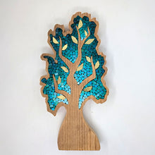 Laden Sie das Bild in den Galerie-Viewer, Großer dunkelroter Baum