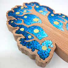 Laden Sie das Bild in den Galerie-Viewer, Großer dunkelroter Baum