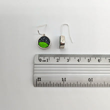 Carica l'immagine nel visualizzatore di Gallery, Orecchini Optical in verde - tondo piccolo