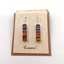 Laden Sie das Bild in den Galerie-Viewer, Kurze Ohrringe. Lebendige Stickerei