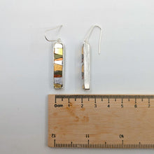 Laden Sie das Bild in den Galerie-Viewer, Vibrations-Ohrringe in Säuregrün und Rot