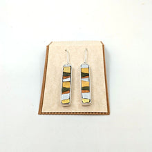 Laden Sie das Bild in den Galerie-Viewer, Vibrations-Ohrringe in Säuregrün und Rot