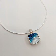 Laden Sie das Bild in den Galerie-Viewer, schiefe Landschaften im grünen Wasser