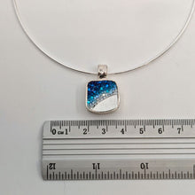 Laden Sie das Bild in den Galerie-Viewer, schiefe Landschaften im grünen Wasser