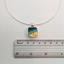 Laden Sie das Bild in den Galerie-Viewer, Paesaggi-Anhänger in Gold und Aquagrün