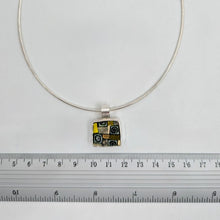 Carica l'immagine nel visualizzatore di Gallery, Pendente quadrato Tessuto in verde