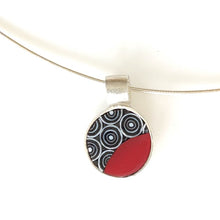 Laden Sie das Bild in den Galerie-Viewer, Optische Halskette in Rot
