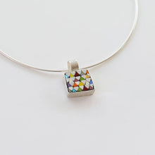 Carica l'immagine nel visualizzatore di Gallery, gioiello artigianale in argento e mosaico