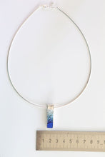 Carica l'immagine nel visualizzatore di Gallery, Pendente allungato Paesaggi in blu