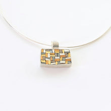 Carica l'immagine nel visualizzatore di Gallery, Pendente rettangolare Tessuto Antico in oro