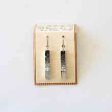 Carica l'immagine nel visualizzatore di Gallery, Orecchini lunghi Paesaggi in Grigio