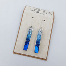 Carica l'immagine nel visualizzatore di Gallery, Orecchini lunghi Paesaggi Blu - Bianco