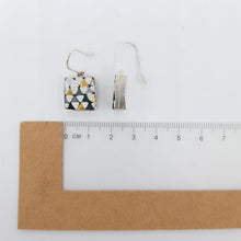 Carica l'immagine nel visualizzatore di Gallery, Orecchini quadrati Delta bianco-nero-oro