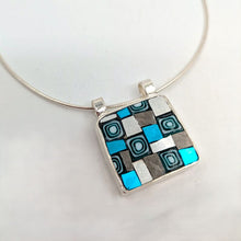 Carica l'immagine nel visualizzatore di Gallery, Collana Tessuto in celeste
