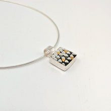 Carica l'immagine nel visualizzatore di Gallery, Collana quadrata Delta bianco-nero-oro
