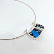 Carica l'immagine nel visualizzatore di Gallery, Collana rettangolare Optical in blu
