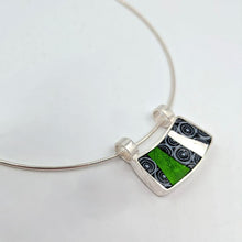 Carica l'immagine nel visualizzatore di Gallery, Collana rettangolare Optical in verde

