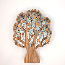 Laden Sie das Bild in den Galerie-Viewer, Großer dunkelroter Baum
