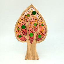 Laden Sie das Bild in den Galerie-Viewer, Albero fiamma con frutti verdi 113
