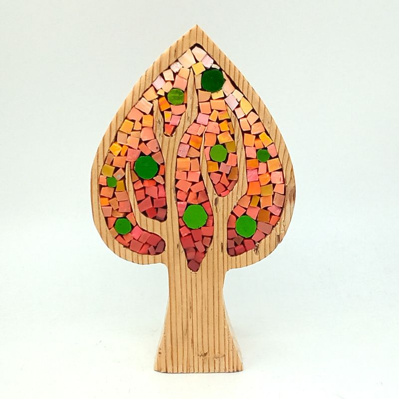 Albero fiamma con frutti verdi 113