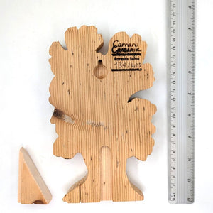 Großer dunkelroter Baum