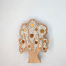 Carica l'immagine nel visualizzatore di Gallery, Albero bianco con frutti oro 153
