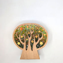 Laden Sie das Bild in den Galerie-Viewer, Großer dunkelroter Baum
