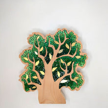 Carica l'immagine nel visualizzatore di Gallery, Albero verde con foglie oro 24
