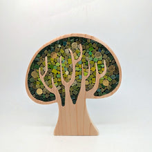 Laden Sie das Bild in den Galerie-Viewer, Großer dunkelroter Baum
