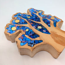 Carica l'immagine nel visualizzatore di Gallery, Albero blu, azzurro e lilla con frutti oro 086
