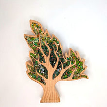 Laden Sie das Bild in den Galerie-Viewer, Großer dunkelroter Baum
