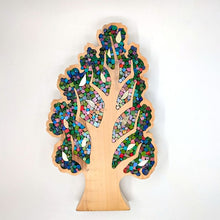 Laden Sie das Bild in den Galerie-Viewer, Großer dunkelroter Baum
