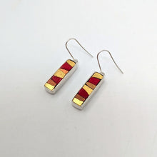 Carica l'immagine nel visualizzatore di Gallery, Orecchini corti Vibrazioni in Rosso, Oro e Bronzo
