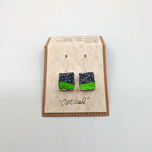 Carica l'immagine nel visualizzatore di Gallery, Orecchini quadrati Optical in verde
