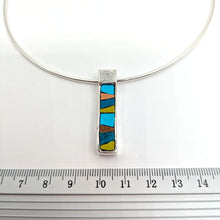 Carica l'immagine nel visualizzatore di Gallery, Pendente lungo Vibrazioni in azzurro e bronzo
