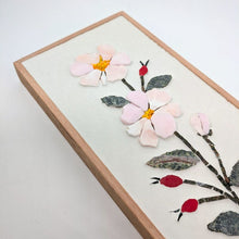 Carica l'immagine nel visualizzatore di Gallery, Erbario Rosa Canina
